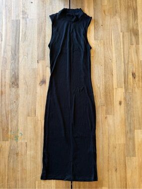 wrinkle look satin effect cut out dress Maxi Sizze:S published_date:2025-11-04T01:00:26Z VRSTY Drop 